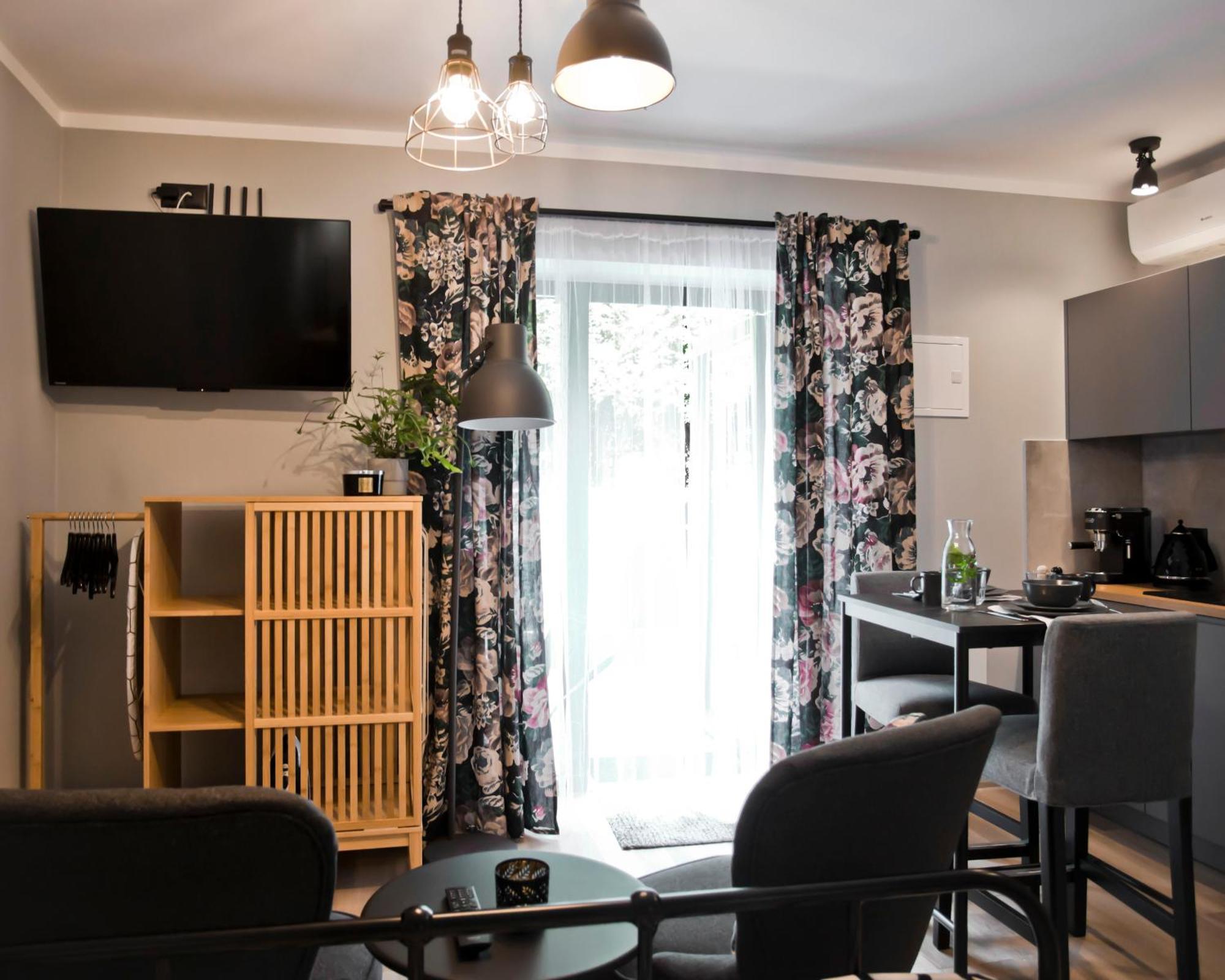 Balaton Apartamenty Тшебиня Экстерьер фото